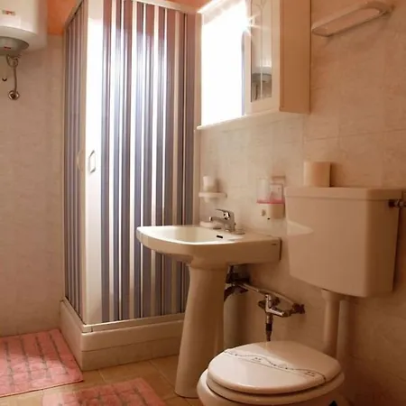 Hotel Food & Drink *