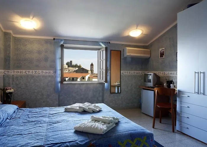 Food & Drink * Altomonte