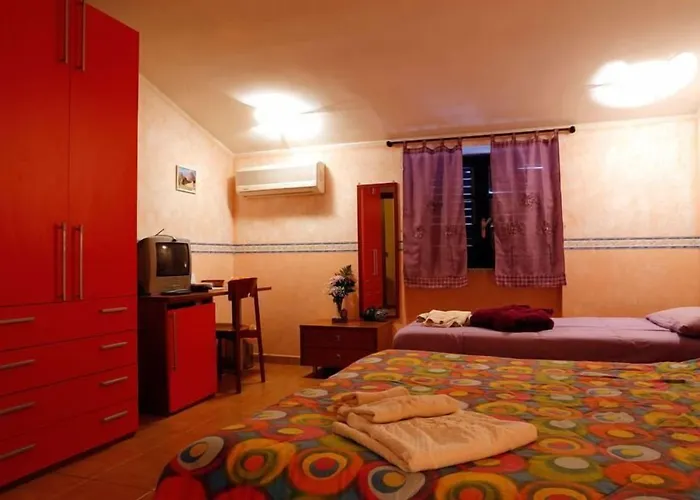 Food & Drink Hotel *