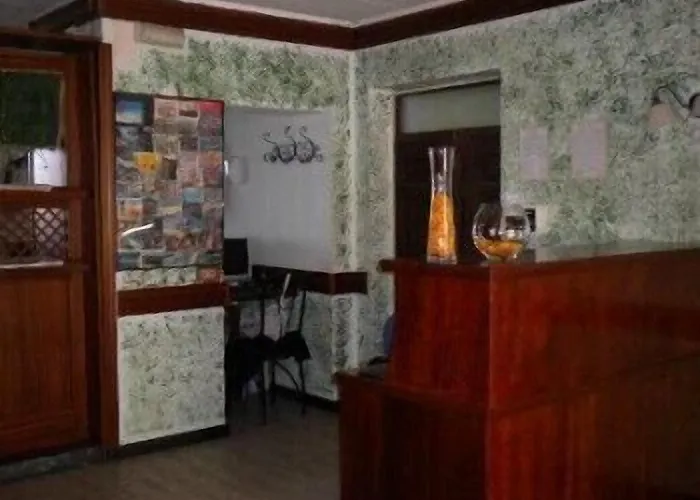 Food & Drink * Altomonte