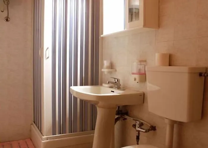 Hotel Food & Drink *